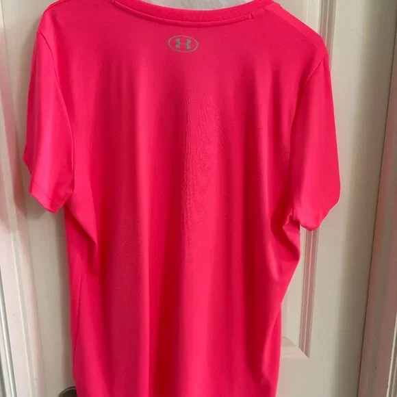 Under Armour t-shirt - size XL - hot pink - Picture 2 of 2